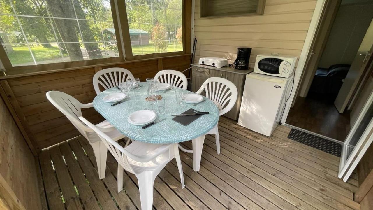 Camping Du Lion Bourg-Saint-Andéol Eksteriør bilde