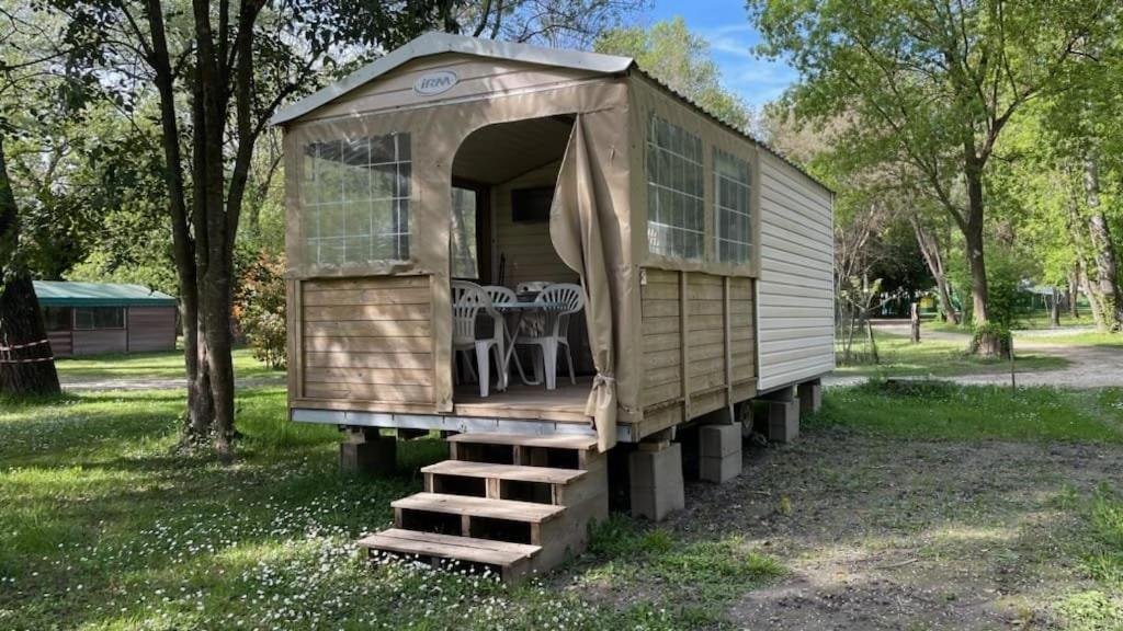 Camping Du Lion Bourg-Saint-Andéol Eksteriør bilde